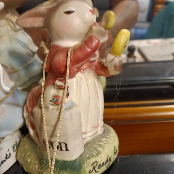 Hand painted figurined - Picture 1 of 2